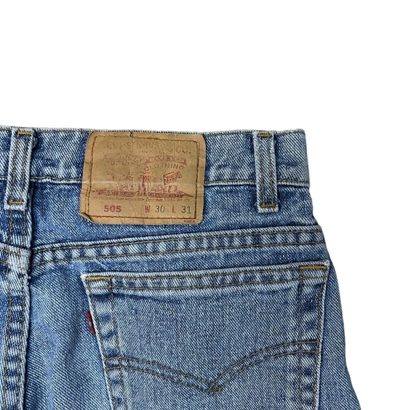 Vintage Levi’s Men’s 505 Medium Wash Patch Work Straight Leg Jeans - Picture 7 of 9